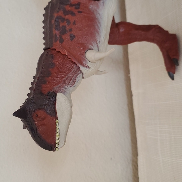 Jurassic World Fallen  Kingdom Carnotaurus with Virtual Scan Stamp Large - Picture 12 of 16